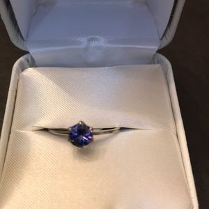 10 KT White Gold Tanzanite Ring